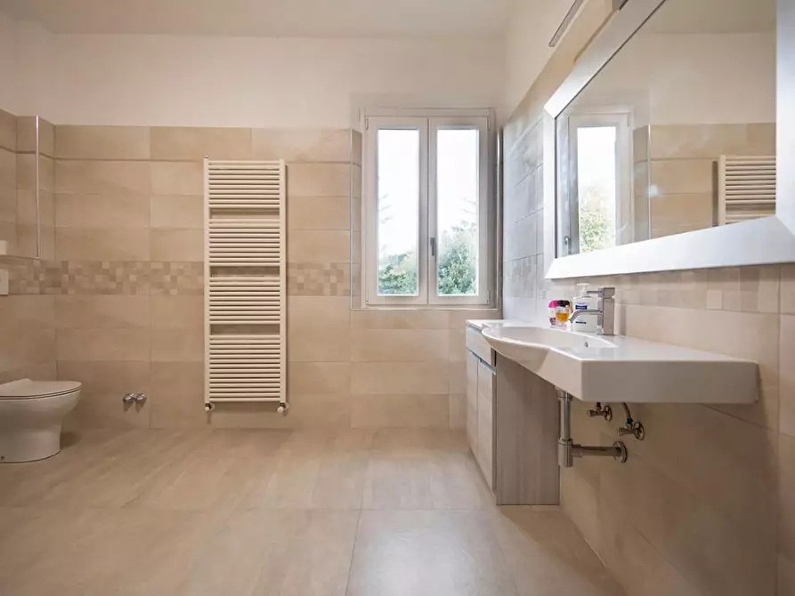 Immagine 17 di Casa indipendente in vendita  a Santa Maria A Monte