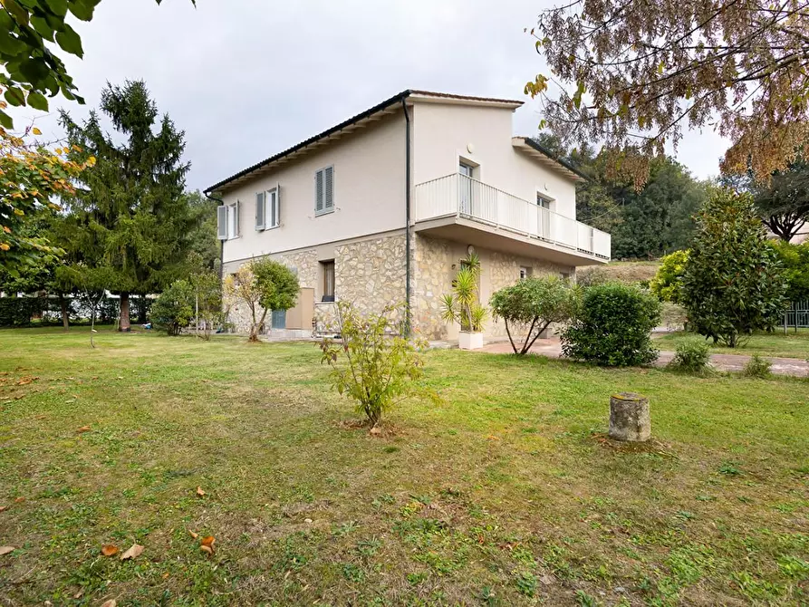 Immagine 2 di Casa indipendente in vendita  a Santa Maria A Monte