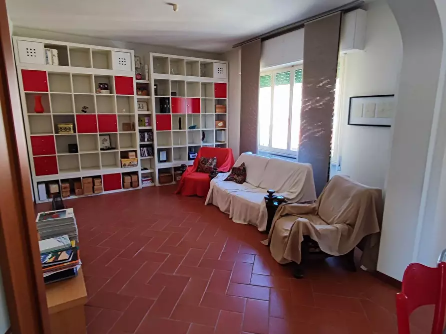 Immagine 4 di Appartamento in vendita  a Massa