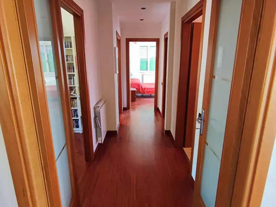 Immagine 9 di Appartamento in vendita  a Massa