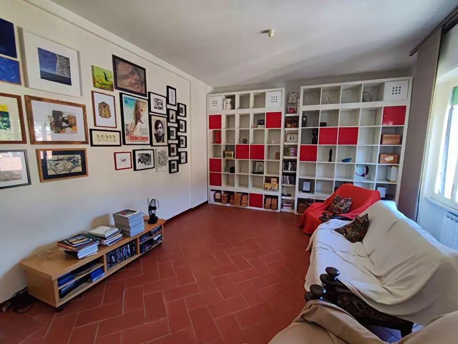 Immagine 3 di Appartamento in vendita  a Massa