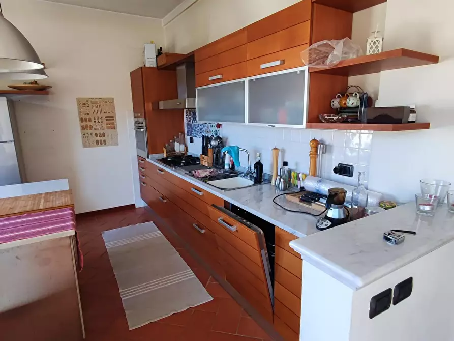 Immagine 5 di Appartamento in vendita  a Massa