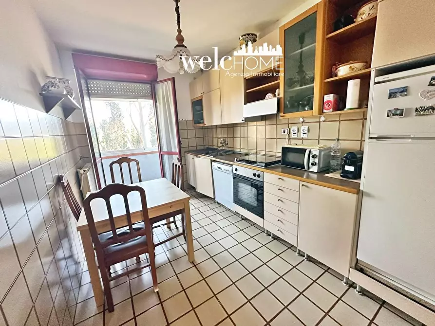 Immagine 18 di Appartamento in vendita  a Campi Bisenzio