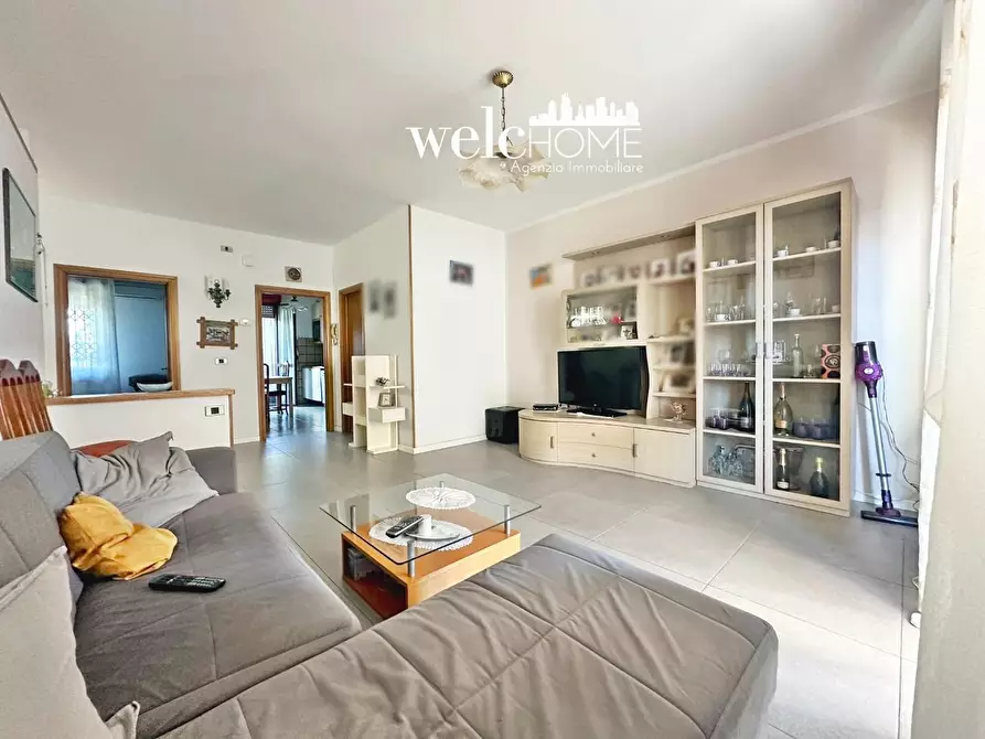 Immagine 15 di Appartamento in vendita  a Campi Bisenzio