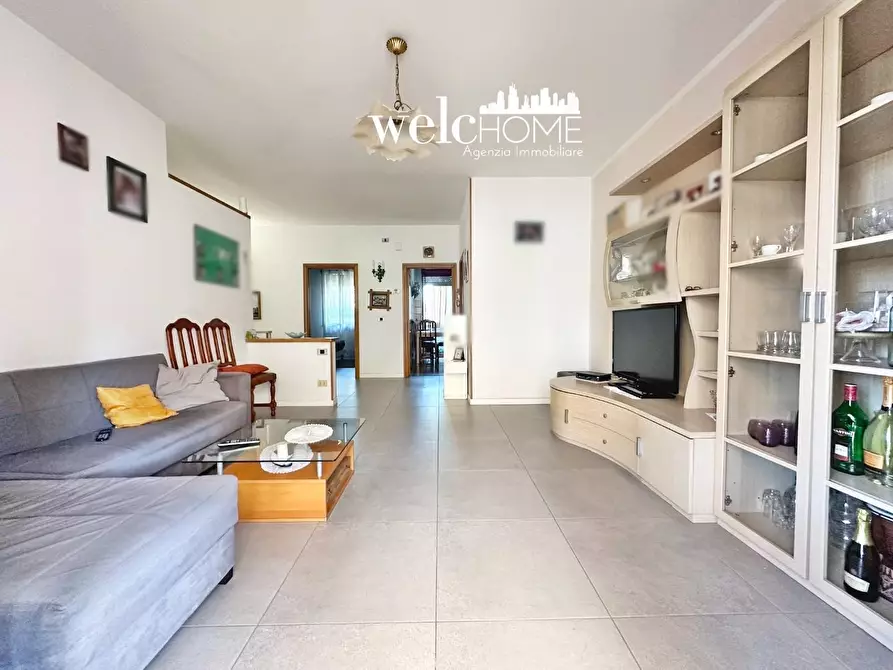 Immagine 1 di Appartamento in vendita  a Campi Bisenzio