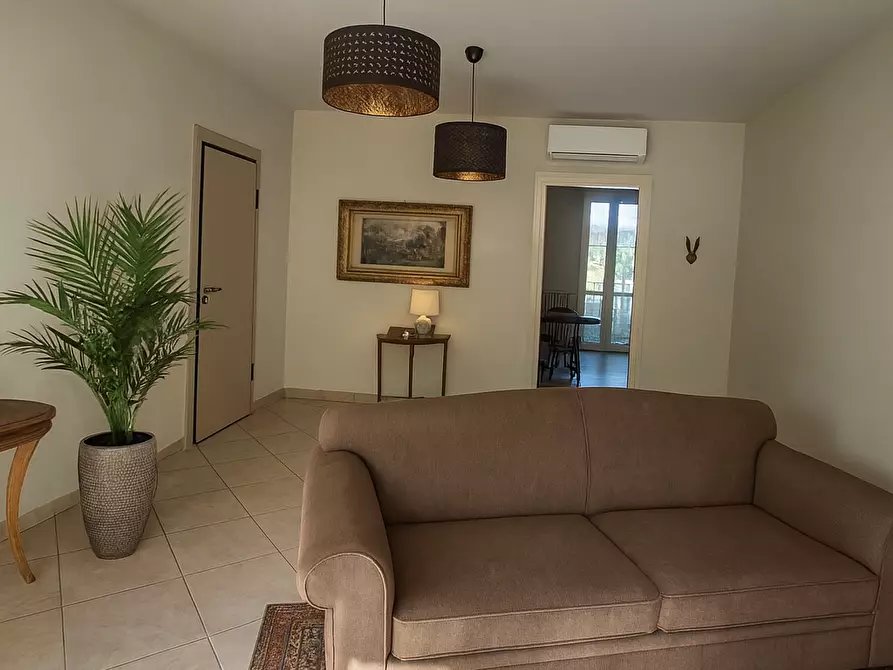 Immagine 3 di Appartamento in vendita  a Lucca