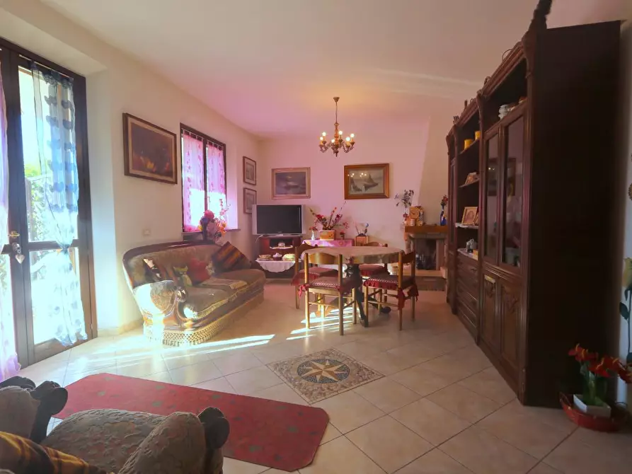 Immagine 1 di Villa in vendita  a San Giuliano Terme