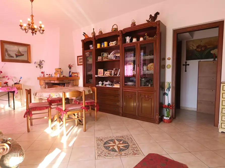 Immagine 3 di Villa in vendita  a San Giuliano Terme