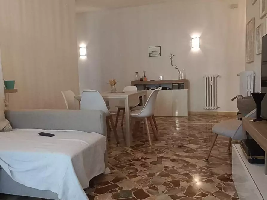 Immagine 5 di Appartamento in vendita  a Carrara