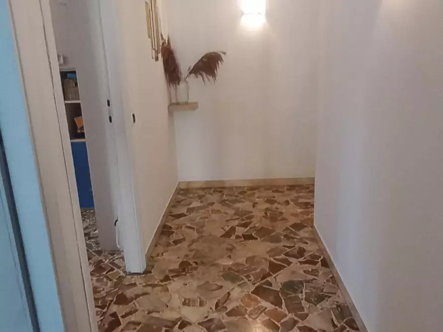 Immagine 10 di Appartamento in vendita  a Carrara