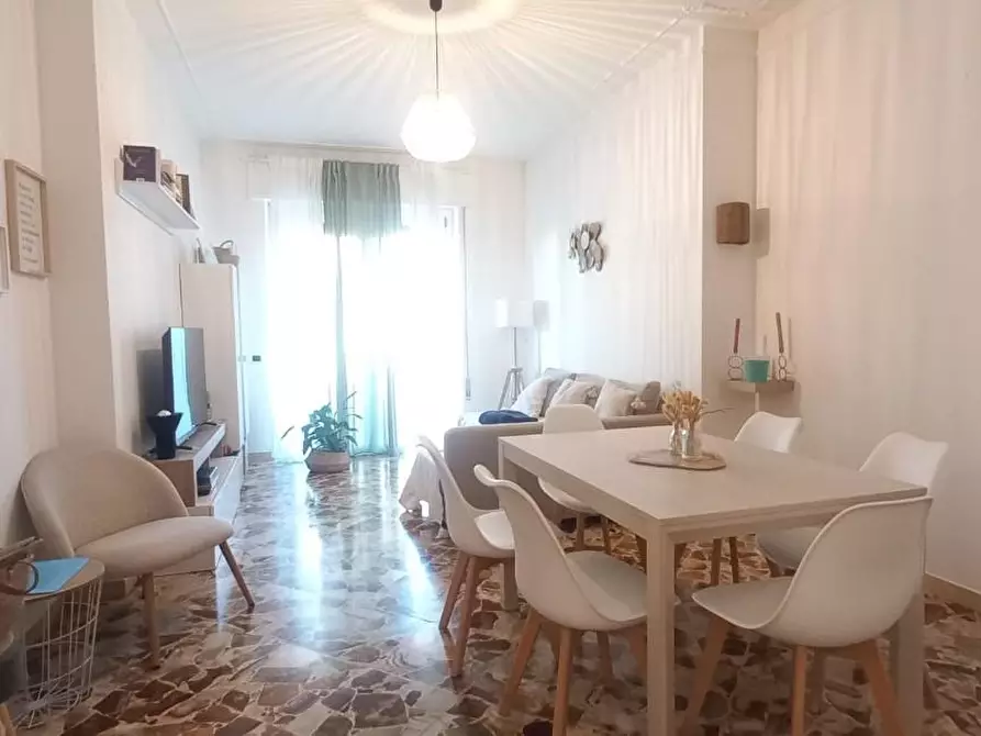 Immagine 2 di Appartamento in vendita  a Carrara