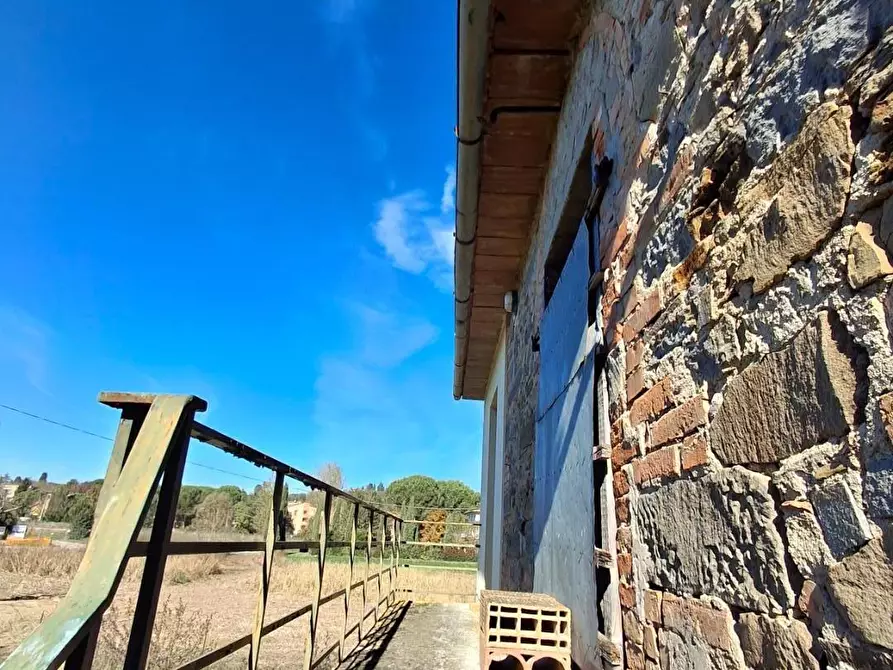Immagine 13 di Deposito in vendita  a Vinci