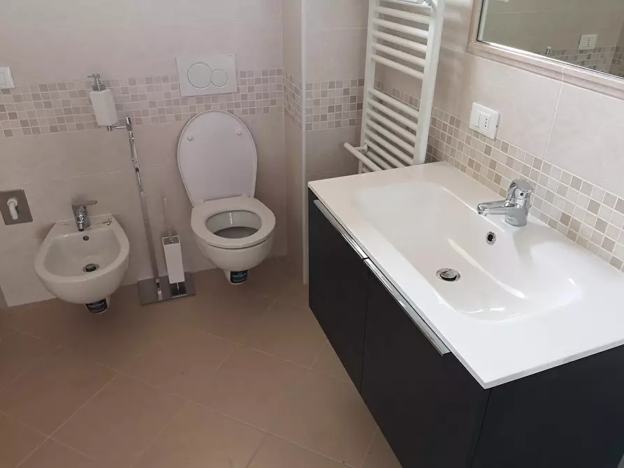 Immagine 10 di Appartamento in affitto  a Santa Maria A Monte