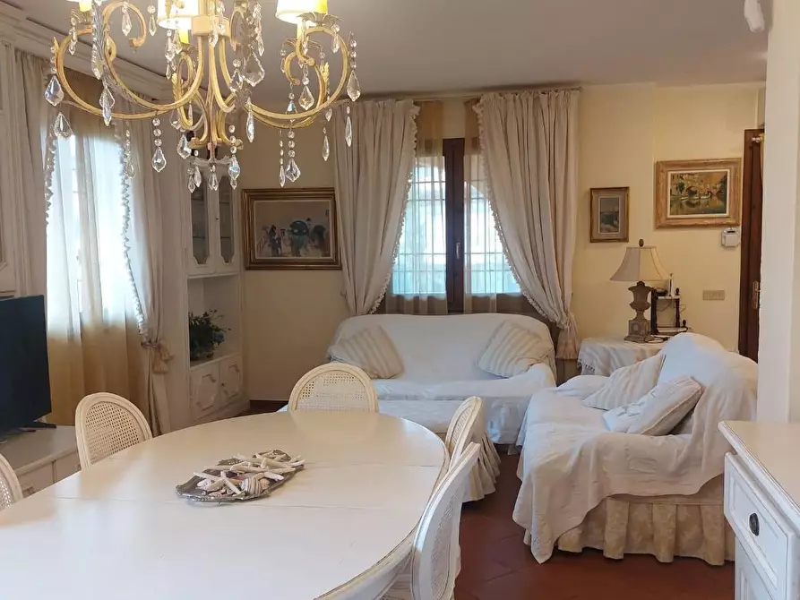 Immagine 7 di Casa bifamiliare in vendita  a Forte Dei Marmi