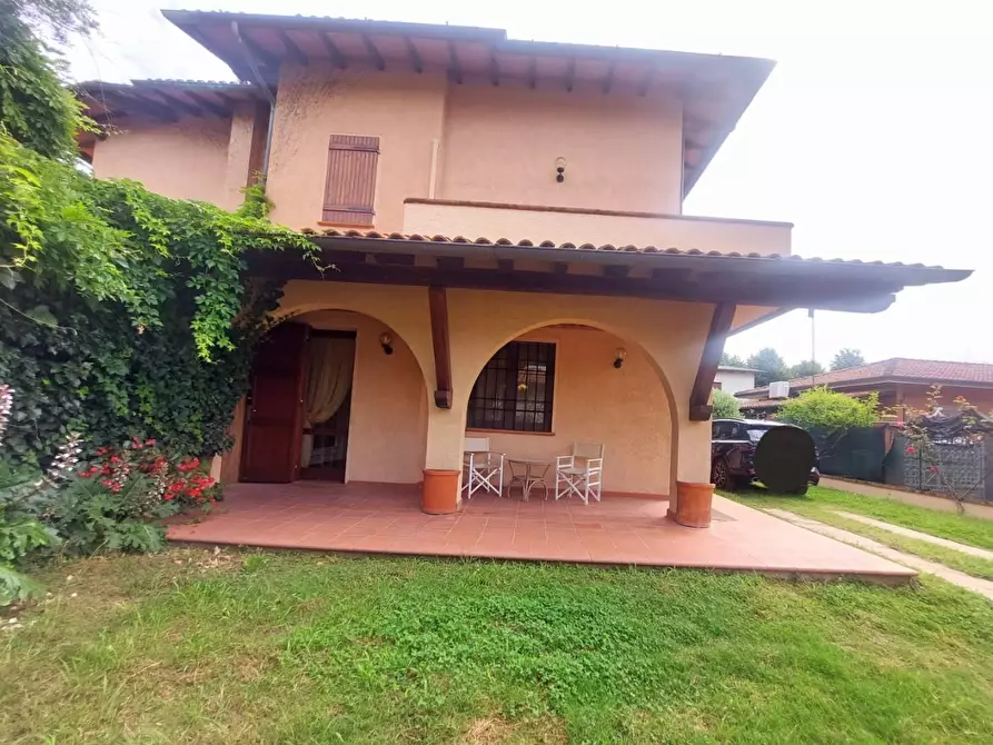 Immagine 2 di Casa bifamiliare in vendita  a Forte Dei Marmi