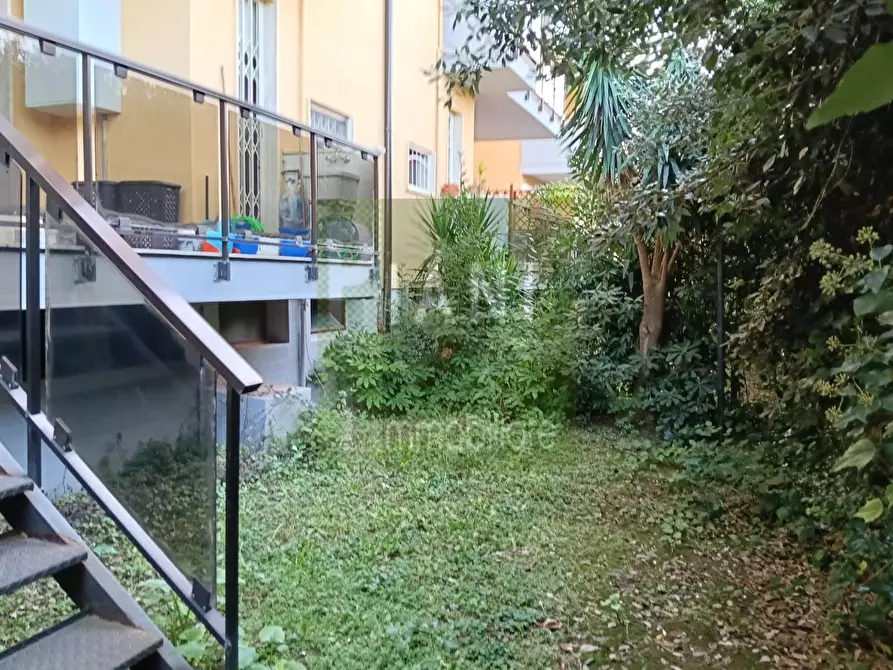 Immagine 13 di Appartamento in vendita  a Livorno