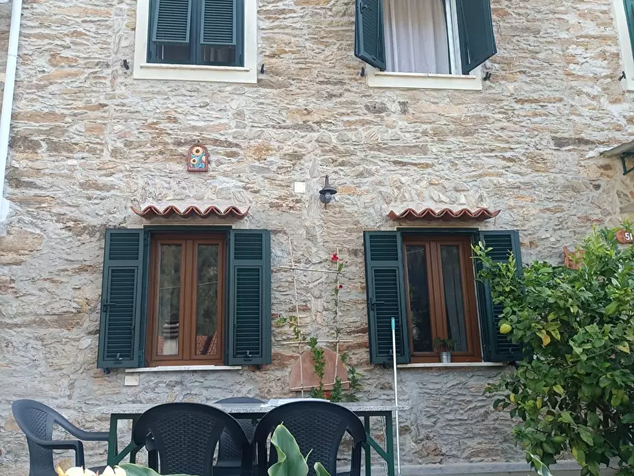 Immagine 1 di Appartamento in vendita  a Massa