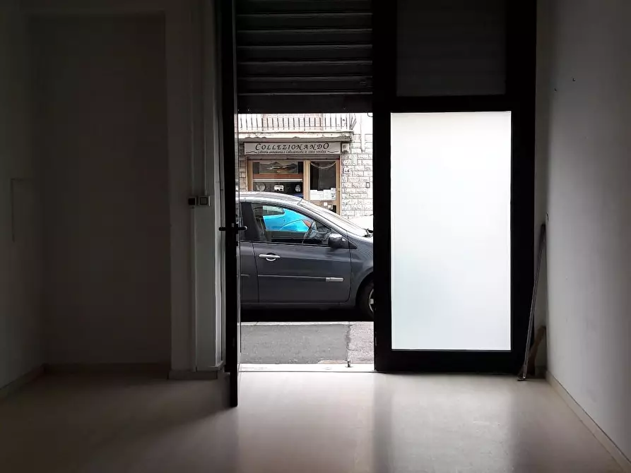 Immagine 7 di Locale commerciale in vendita  a Firenze