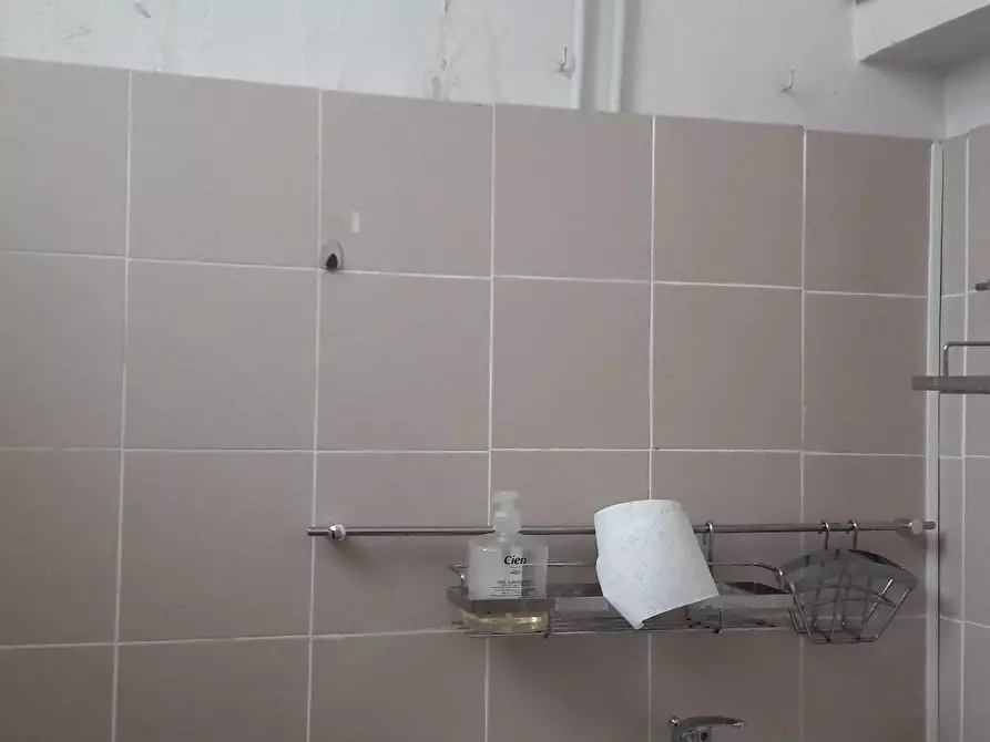 Immagine 4 di Locale commerciale in vendita  a Firenze