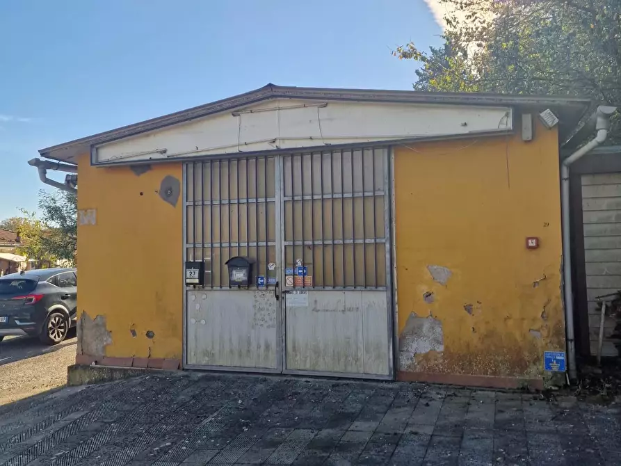 Immagine 32 di Attività artigianale in vendita  a Crespina Lorenzana