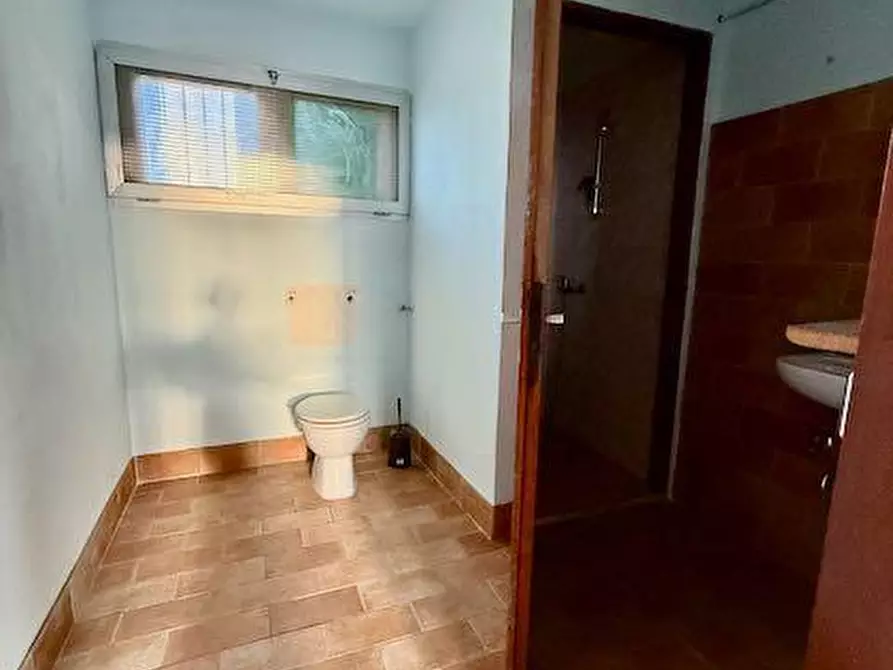 Immagine 13 di Laboratorio in vendita  a Santa Croce Sull'arno