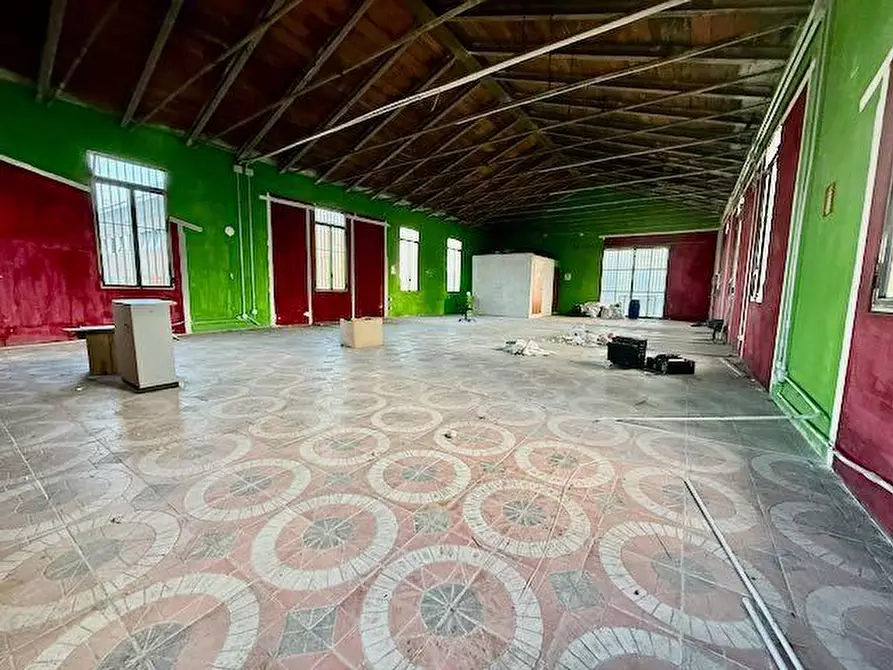 Immagine 9 di Laboratorio in vendita  a Santa Croce Sull'arno