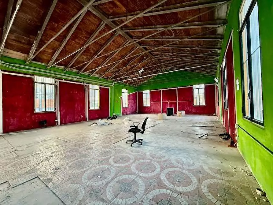 Immagine 11 di Laboratorio in vendita  a Santa Croce Sull'arno