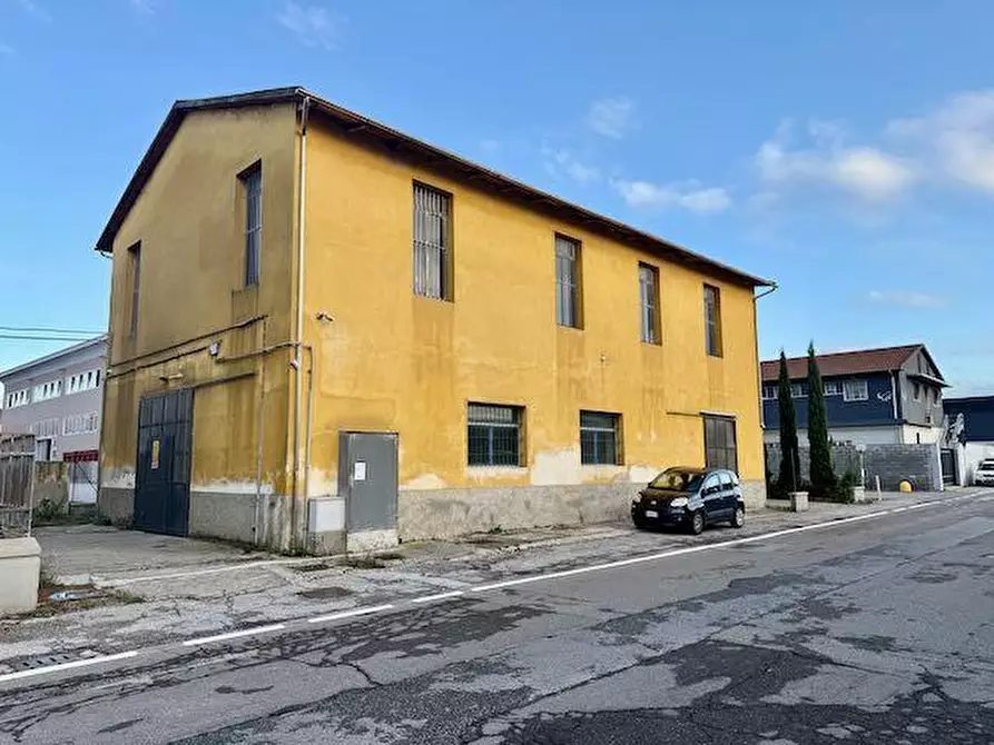 Immagine 1 di Laboratorio in vendita  a Santa Croce Sull'arno
