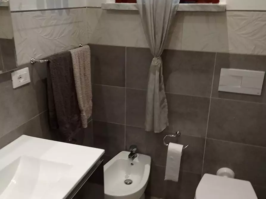 Immagine 10 di Villetta a schiera in vendita  a Ortonovo