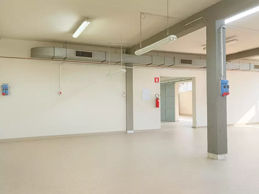Immagine 25 di Capannone industriale in vendita  a Santa Croce Sull'arno