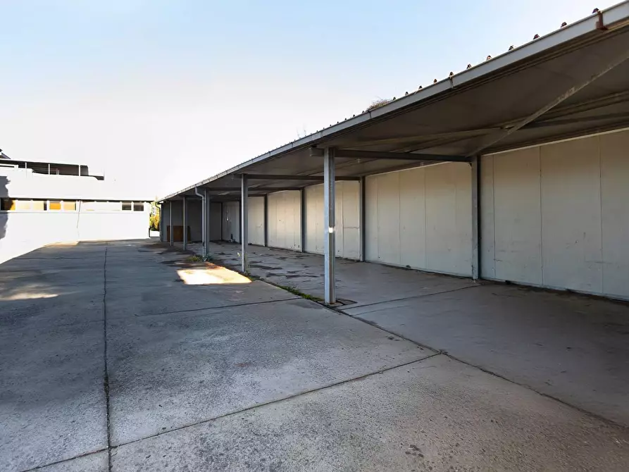 Immagine 19 di Capannone industriale in vendita  a Santa Croce Sull'arno