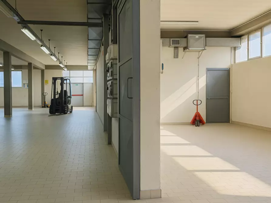 Immagine 31 di Capannone industriale in vendita  a Santa Croce Sull'arno