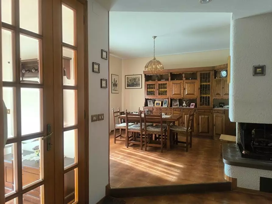 Immagine 9 di Villa in vendita  a Sinalunga