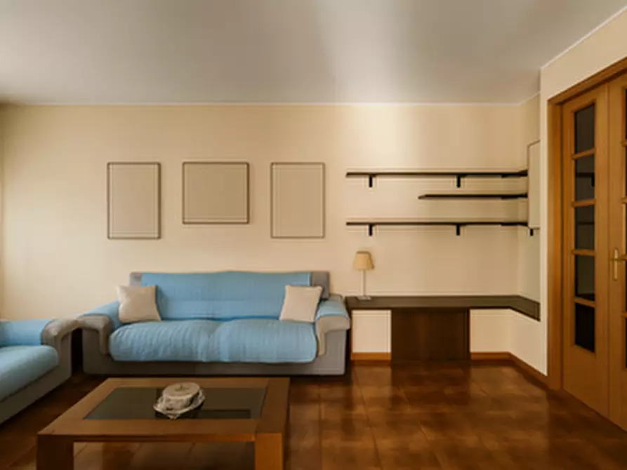 Immagine 2 di Villa in vendita  a Sinalunga