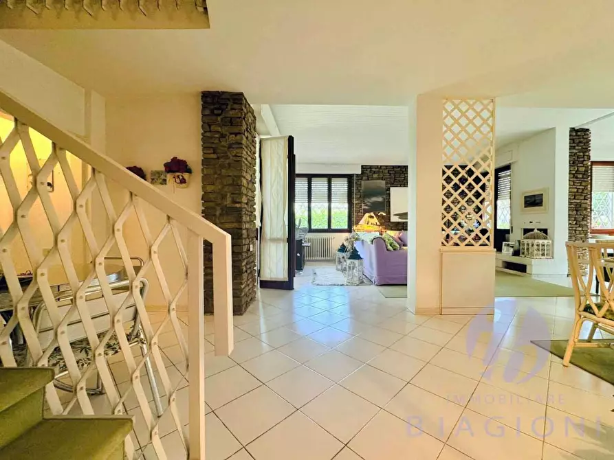 Immagine 25 di Villa in vendita  a Camaiore