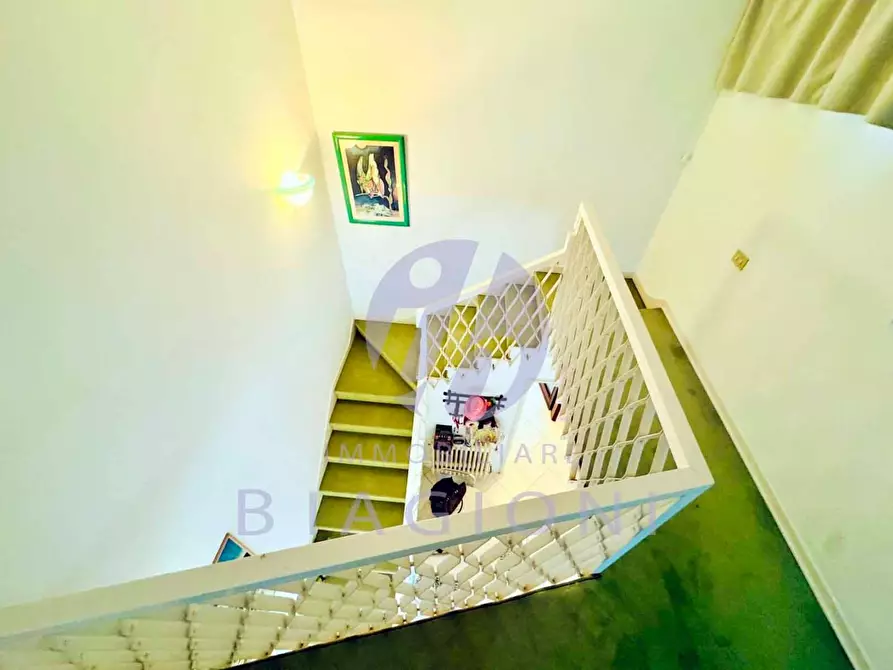 Immagine 30 di Villa in vendita  a Camaiore