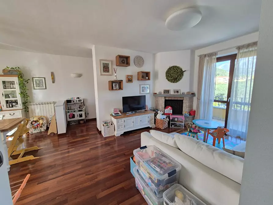 Immagine 9 di Porzione di casa in vendita  a Carrara