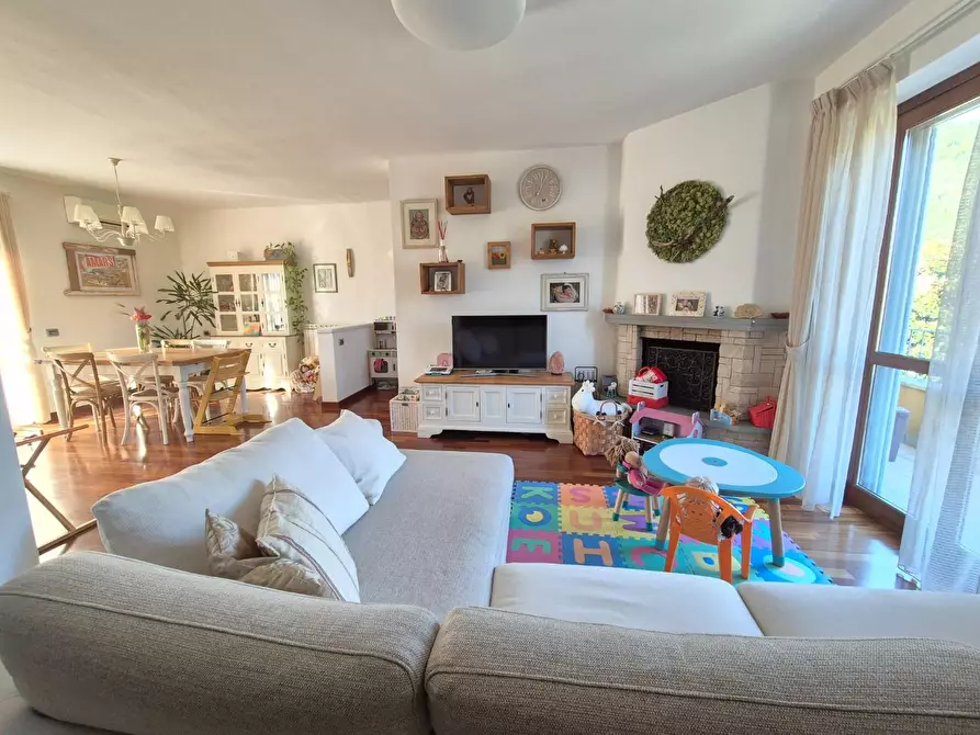 Immagine 7 di Porzione di casa in vendita  a Carrara