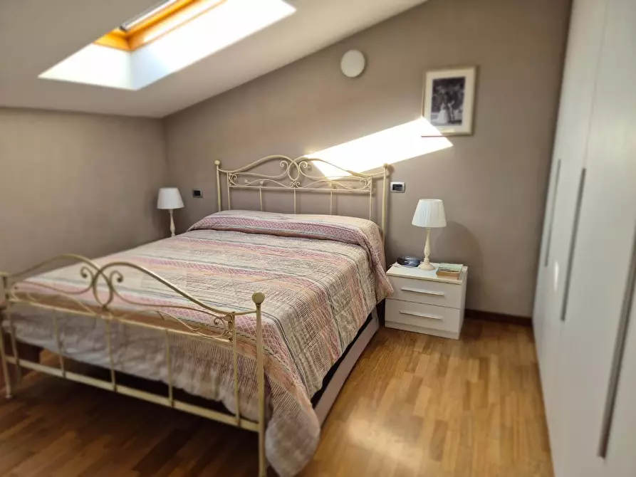 Immagine 21 di Porzione di casa in vendita  a Carrara