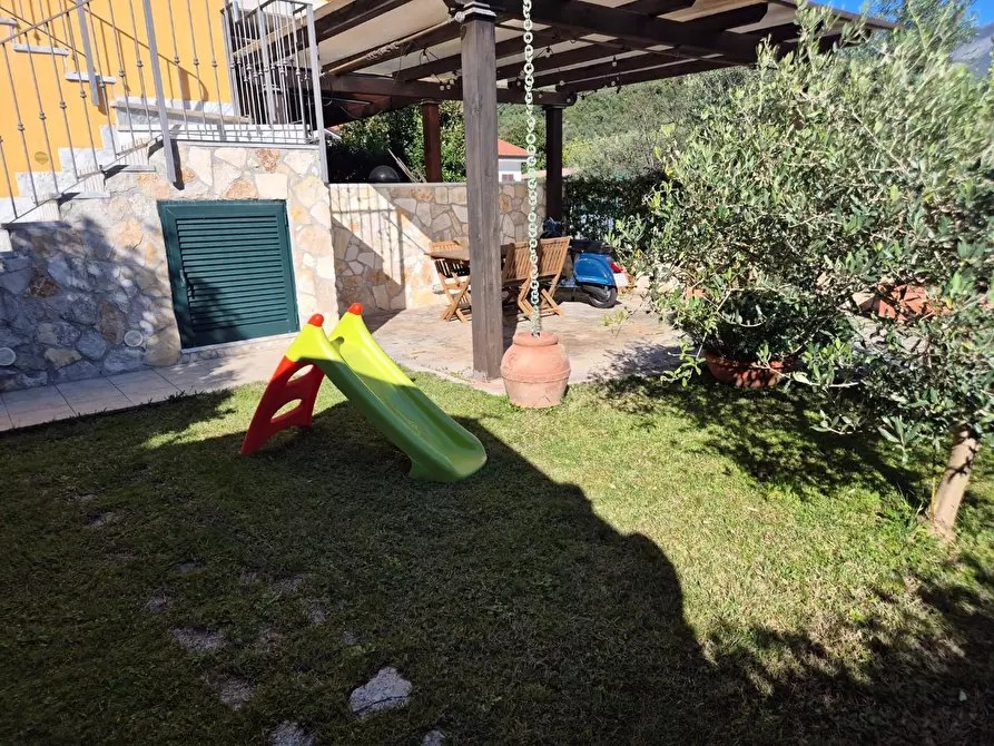 Immagine 3 di Porzione di casa in vendita  a Carrara