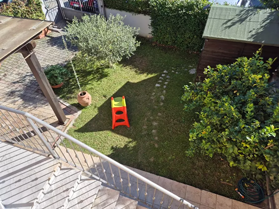 Immagine 30 di Porzione di casa in vendita  a Carrara