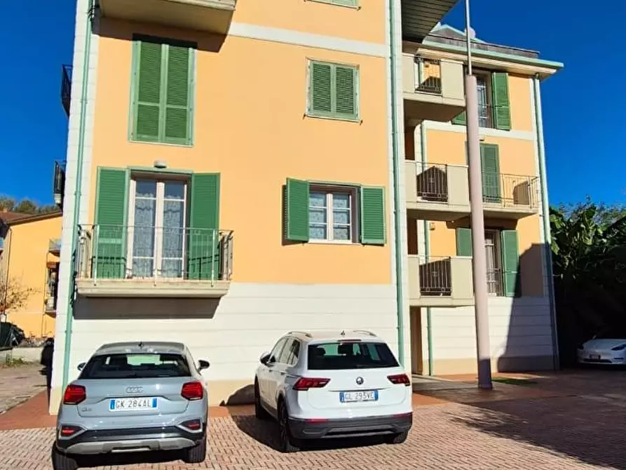 Immagine 14 di Appartamento in vendita  a Lucca