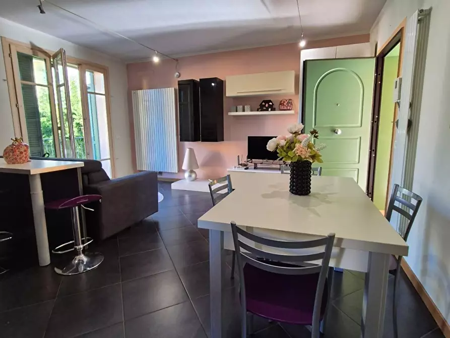 Immagine 4 di Appartamento in vendita  a Lucca