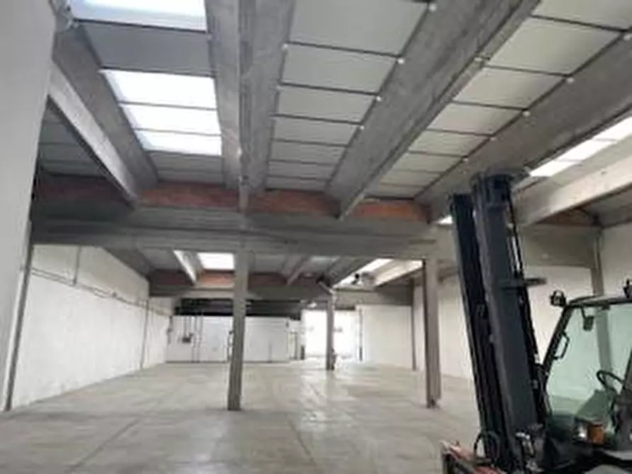 Immagine 2 di Capannone industriale in vendita  a Serravalle Pistoiese
