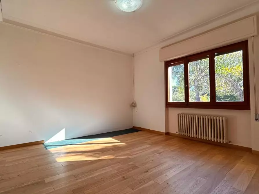 Immagine 19 di Villa in vendita  a Forte Dei Marmi