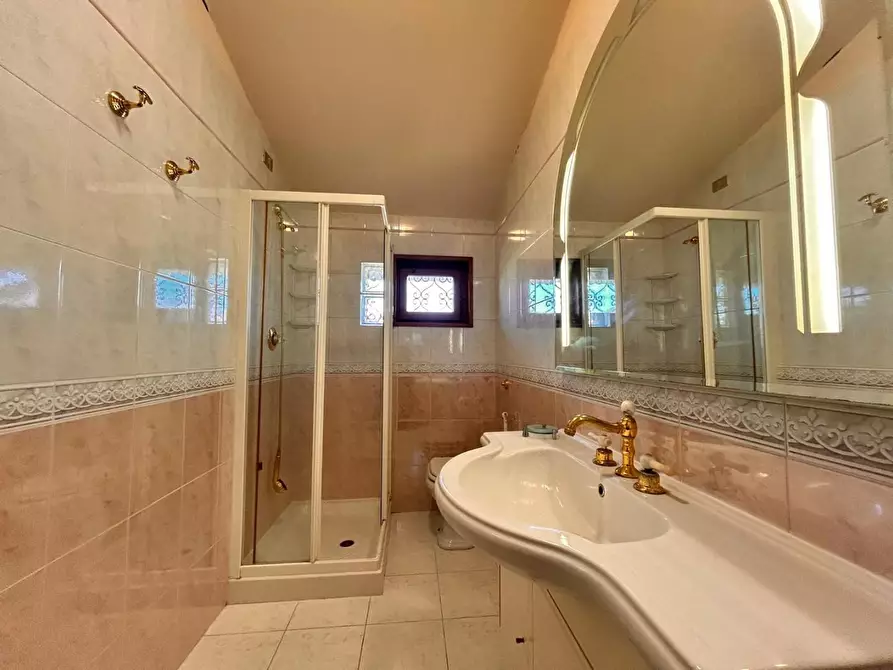 Immagine 27 di Villa in vendita  a Forte Dei Marmi