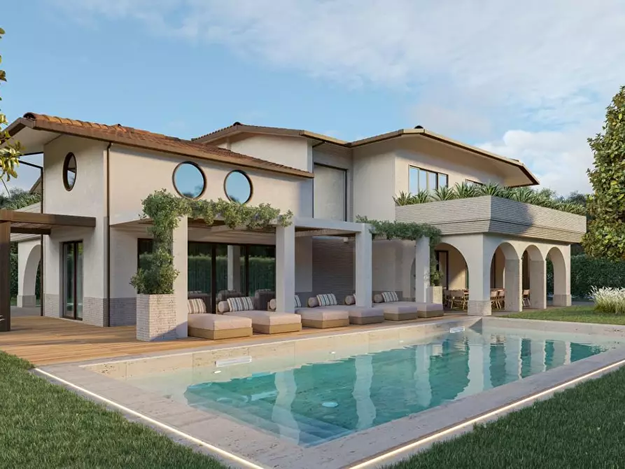 Immagine 1 di Villa in vendita  a Forte Dei Marmi