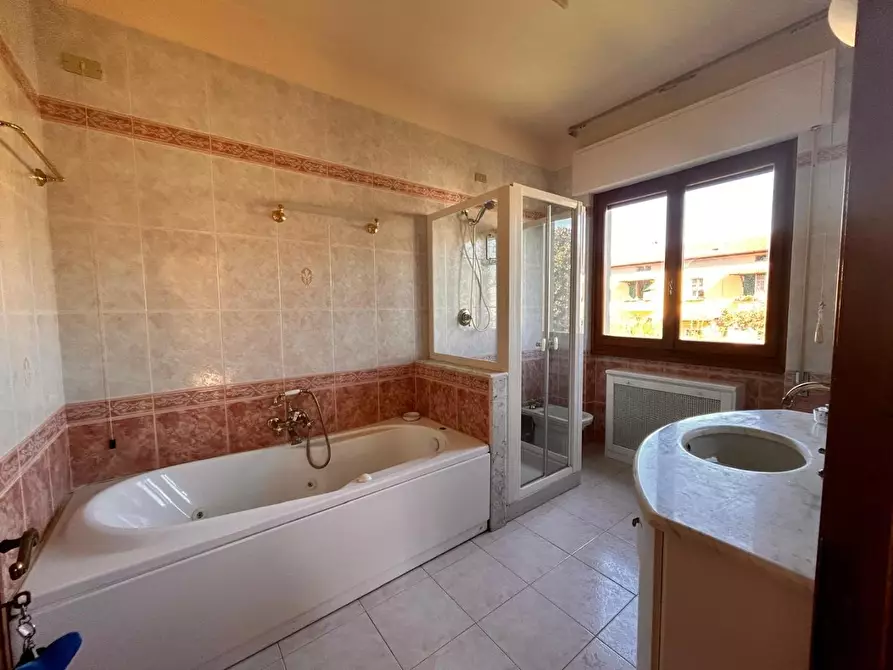 Immagine 29 di Villa in vendita  a Forte Dei Marmi