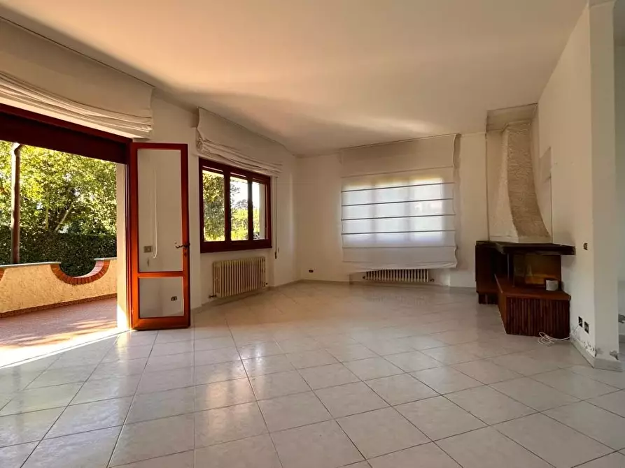 Immagine 12 di Villa in vendita  a Forte Dei Marmi