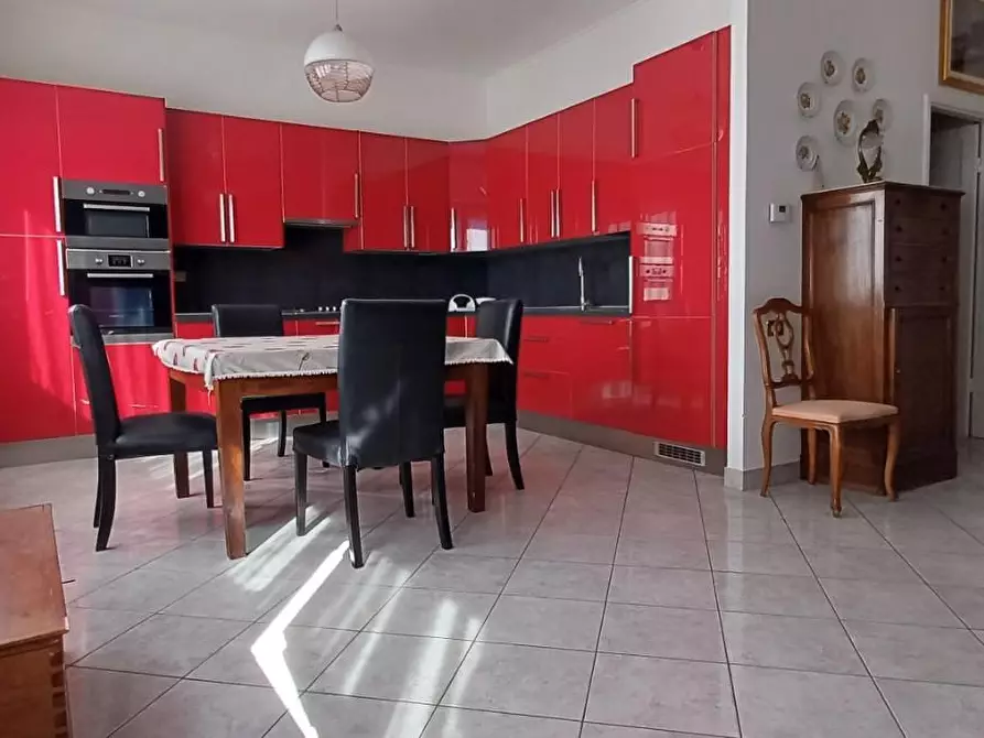 Immagine 3 di Appartamento in affitto  a Massa